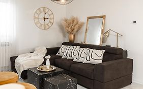 Deluxe Apartment Roma