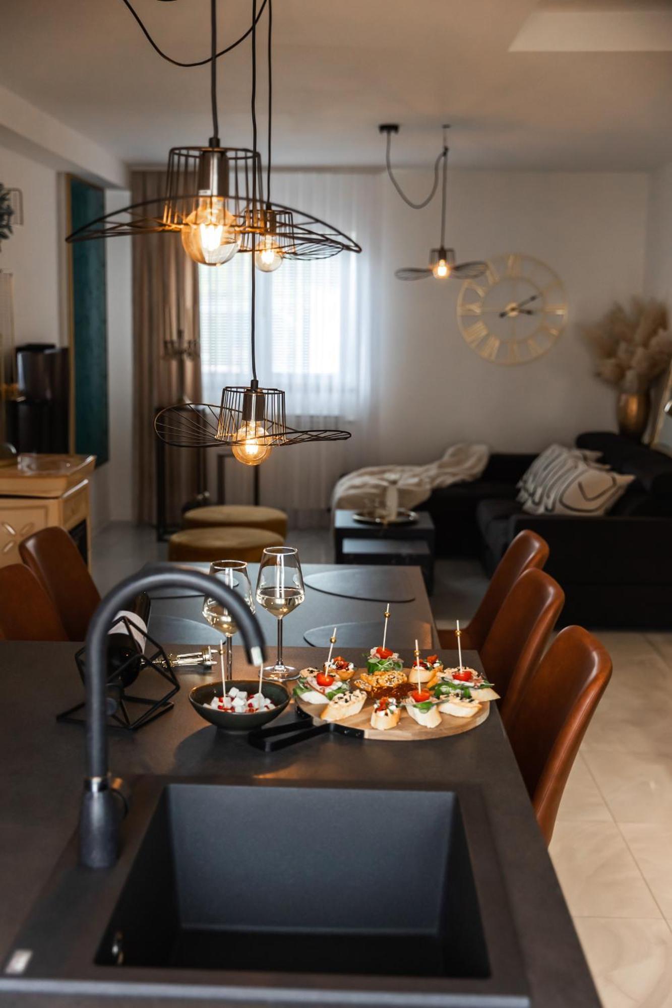 Deluxe Apartment Roma Imotski Esterno foto